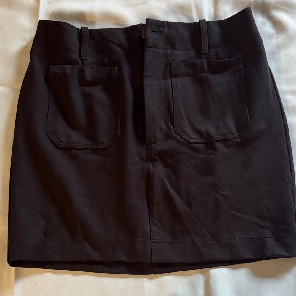 Maeve L Black above the knee Skirt with Pockets